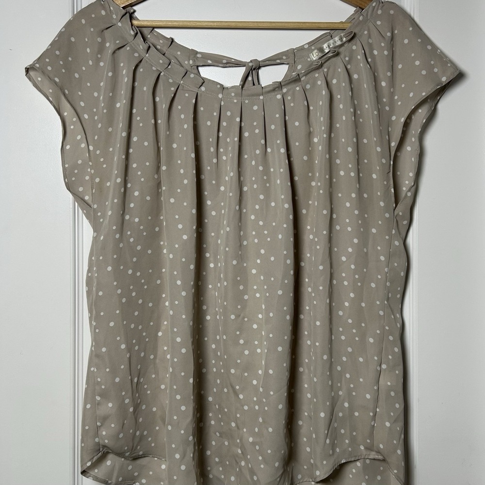 LC Lauren Conrad Taupe Polka Dot Open Back Keyhole Tie Cap Sleeve Pleated Blouse